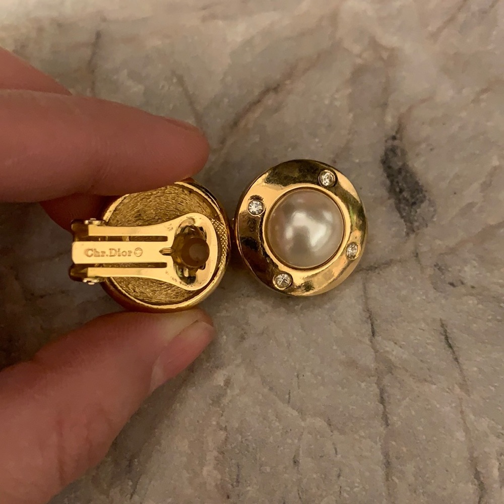 Vintage golden signed Dior earrings with rhinestones. Make me an offer!